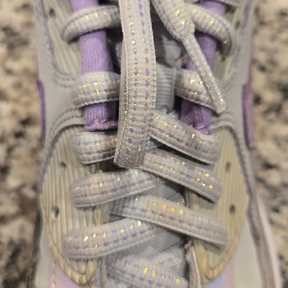 NIKE AIR MAX 90 LTR SIZE 6 YOUTH=7.5 WOMEN'S. PURPLE /WHITE METALLIC. - Picture 7 of 16